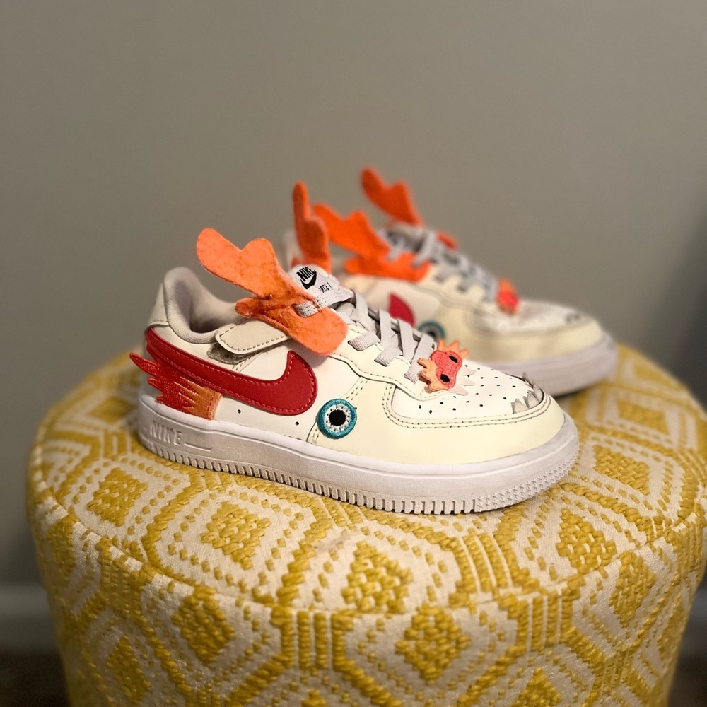 Nike Force 1 LV8